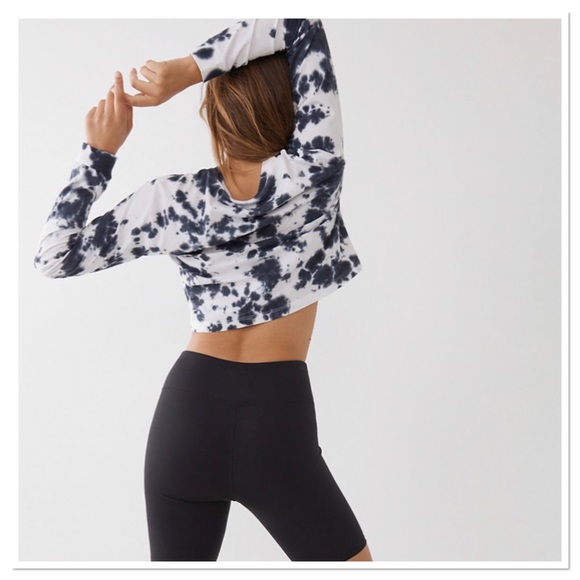 True Religion Women’s Long Sleeve Tie Dye Crop Lamar Tee Shirt NWT - Picture 3 of 5